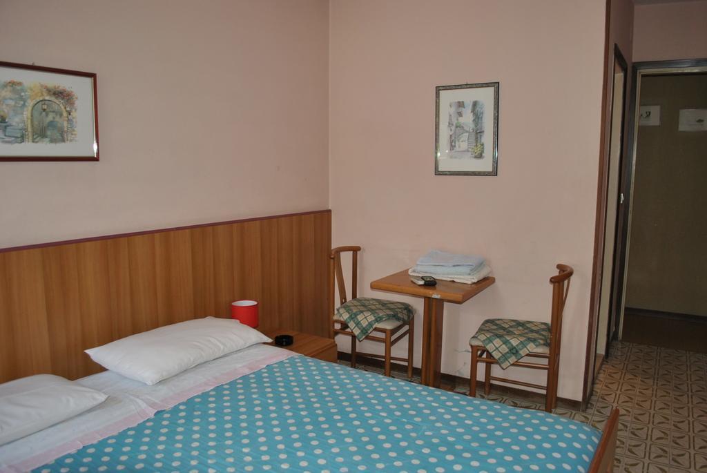 Albergo Alla Rocca Garde Chambre photo