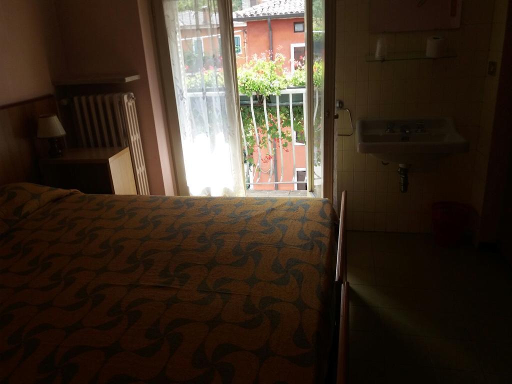 Albergo Alla Rocca Garde Extérieur photo
